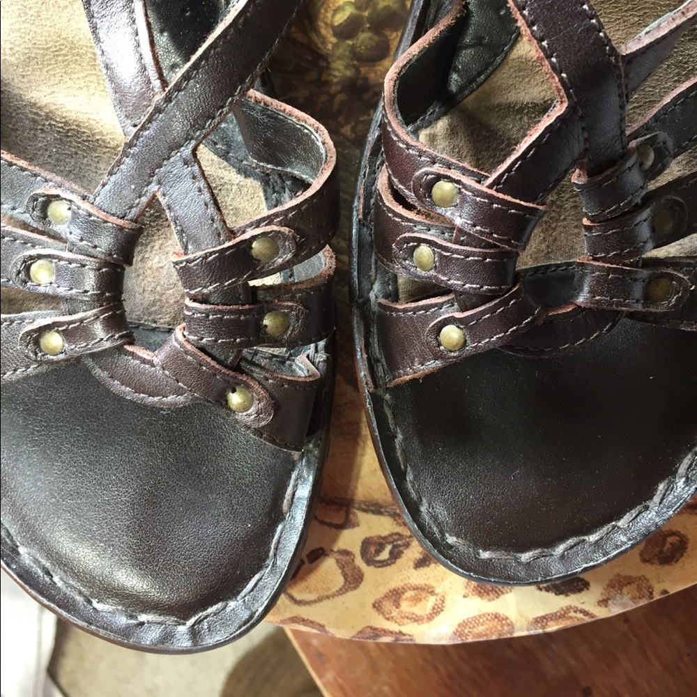 Sandals Size 9-1/2. Open Toe. Sweet for summer.